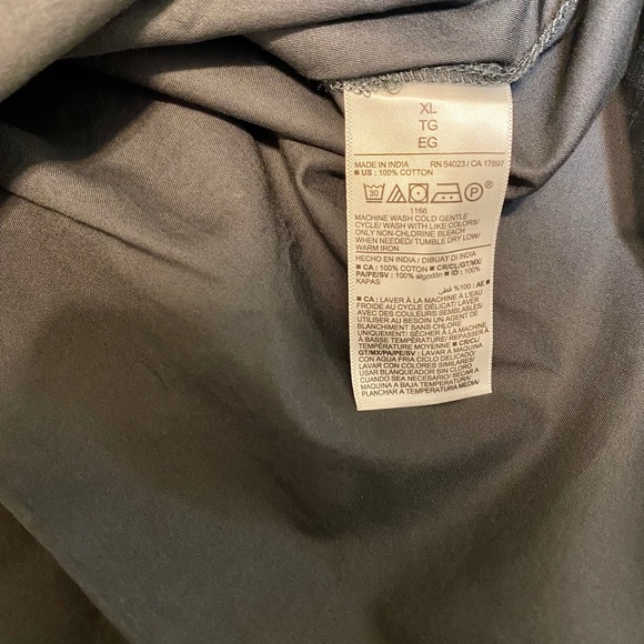 Old Navy Boyfriend Oversized Shirt - Picture 7 of 7